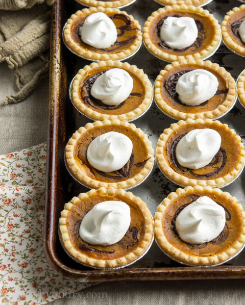 sweetoothgirl:Pumpkin Nutella Tarts