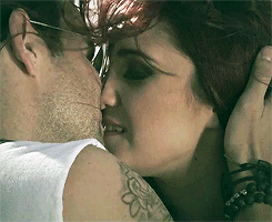 tumblr_n0se7jkA7A1s8luiso3_250.gif