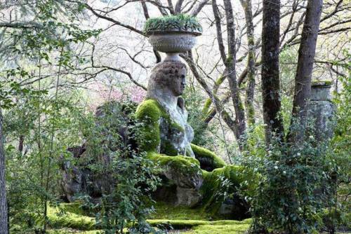 annedebretagneduchesseensabots:Bomarzo, Italy.   Commissioned in...