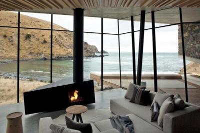 Seascape Retreat, Banks Peninsula, New Zealand (Pattersons, 2013) [1600 × 1066]