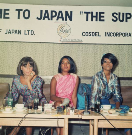 twixnmix:The Supremes at press conference in Tokyo, August...