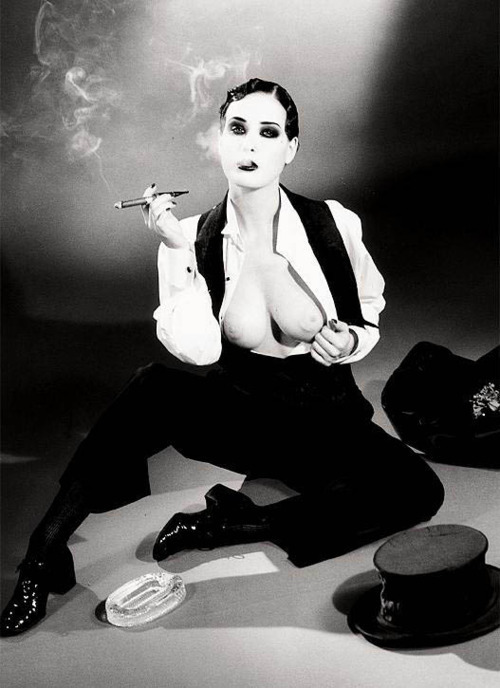 selinaminx:
â€œDita knows how to butch it up when she wants to â€¦
â€