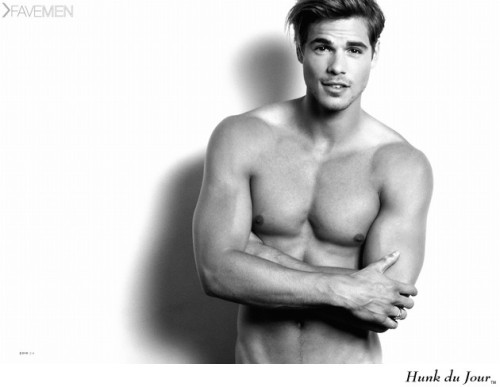 Your Hunk of the Day: Giovanni Bonamy http://hunk.dj/7196