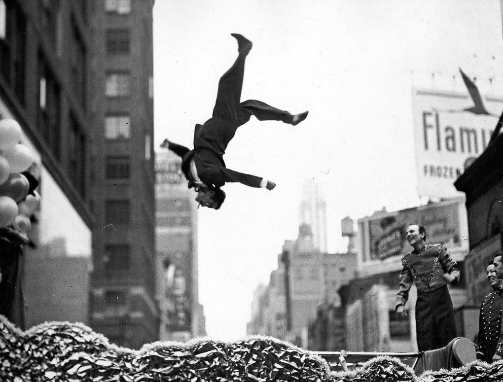 Picture this.. — Garry Winogrand. New York, c.1955.