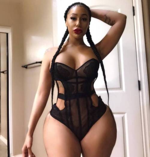 Curvy shaved shower lingerie