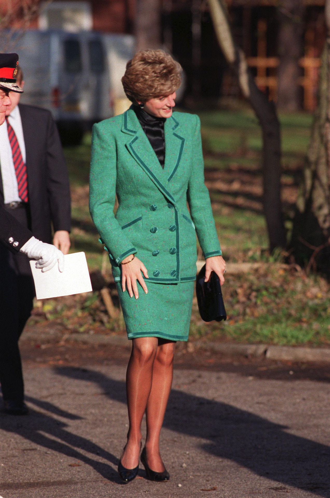 Skirt suits, uniforms, amazing dresses... : Princess Diana