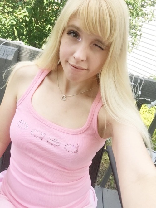 y2k 2000s 2000s fashion Bebe juicy couture nostalgia early 2000s pink pastel aesthetic pink aesthetic kawaii kawaii fashion blonde cute tank top summer summer style ootd