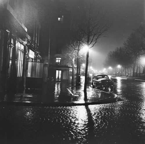 undr:Roger Schall. La rue pavée, Paris, 1930