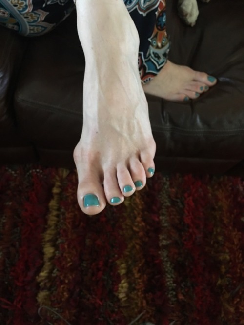 My sexy feet and incredibly sexy toes..