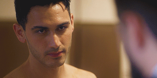 8c9b16c5449d59c6583d26b7c9f7afedd16b6a94.gifv