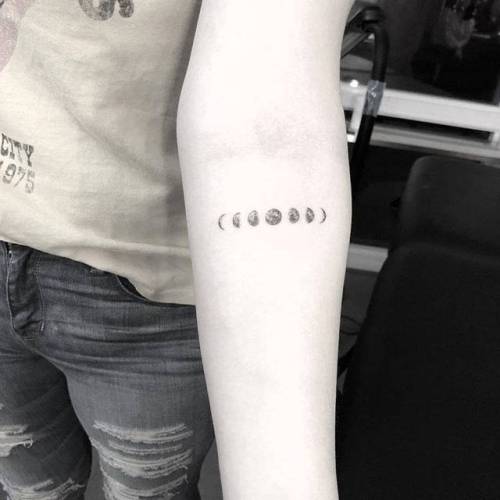 By Donghwan Kim · Evan, done in Manhattan.... small;moon phase;astronomy;single needle;tiny;ifttt;little;evankim;moon;inner forearm