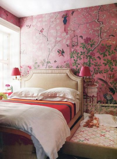 Painted walls, wall murals and wall papers