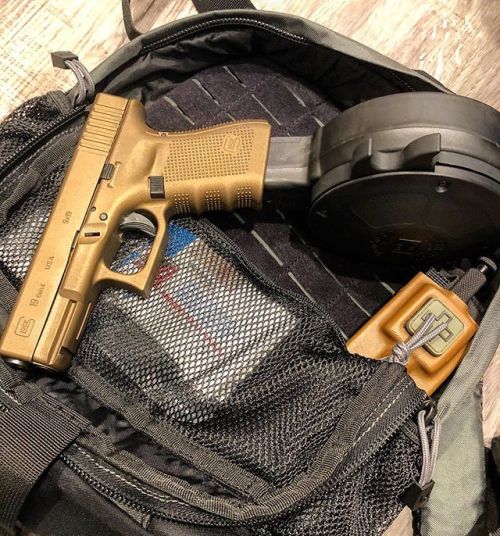 EDC? My #glock19 with a @kci_usa 50 round drum in my...