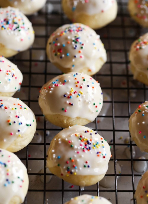 sweetoothgirl:ITALIAN RICOTTA COOKIES