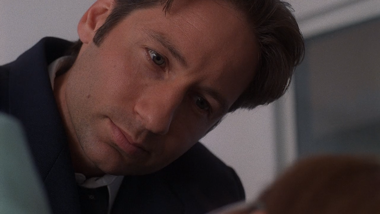 david duchovny as fox mulder in season five of the... - emmy nominated ...