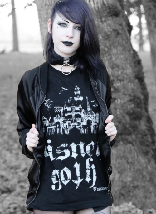 goth model on Tumblr