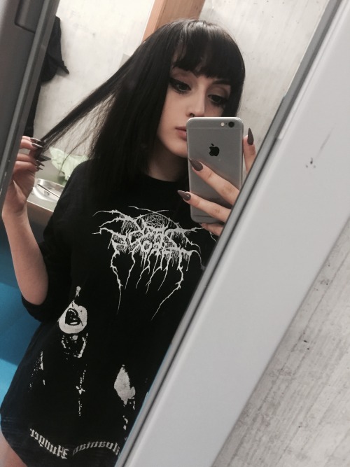 Metalhead dating gothic girl