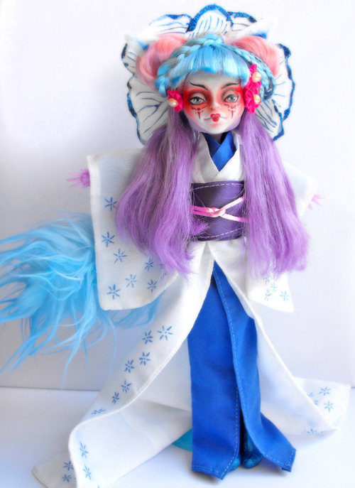 magikkcreations:15 % OFF in my MH foxy geisha only for a few...