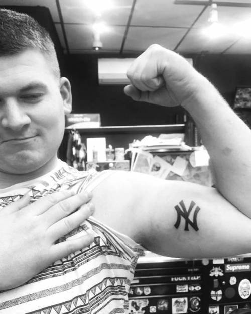 By Jin · Hoa Eternity, done at Moon Sheen Tattoo, Manhattan.... small;jin;baseball;new york yankees;contemporary;tiny;united states of america;brand;ifttt;little;location;pop art;new york;sport;logo;patriotic;inner arm