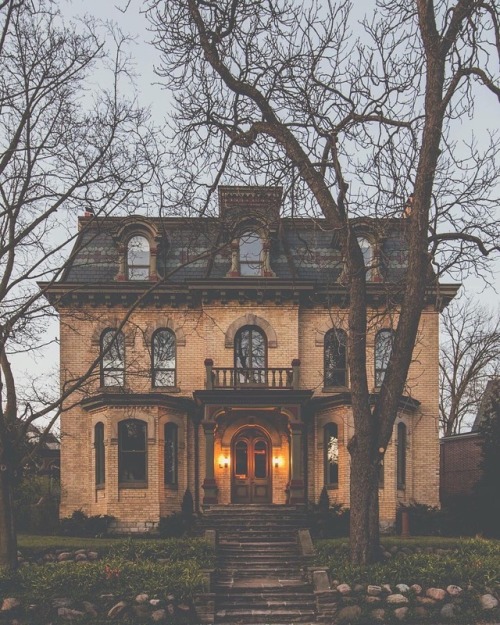 oldfarmhouse:Toronto Grand HouseCannon 1...