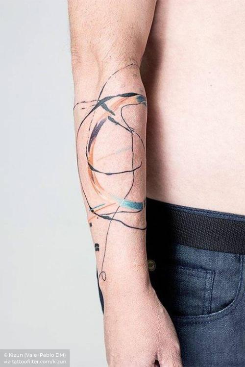 By Kizun (Vale+Pablo DM), done in Buenos Aires.... abstract;big;facebook;forearm;graphic;kizun;twitter