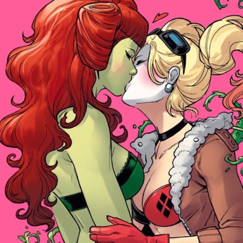 patsyjenn:harley quinn and poison ivy in dc comics: bombshells...