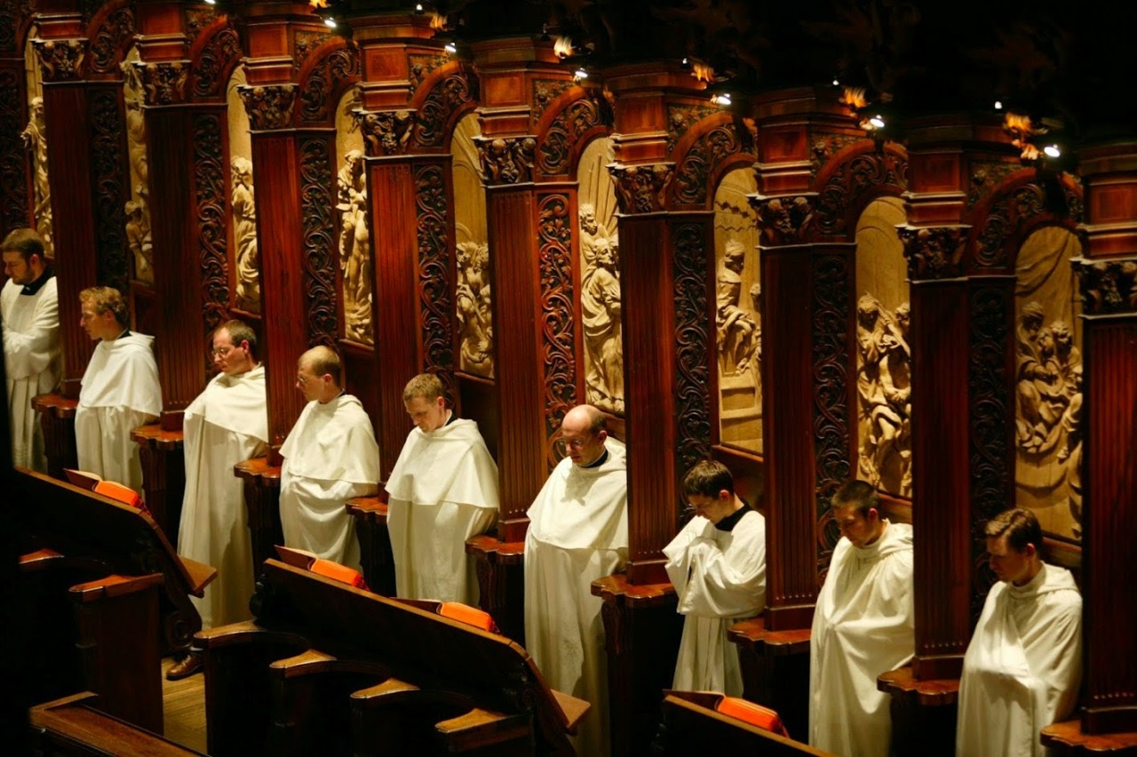 Cristianità — Catholic Monks Praying