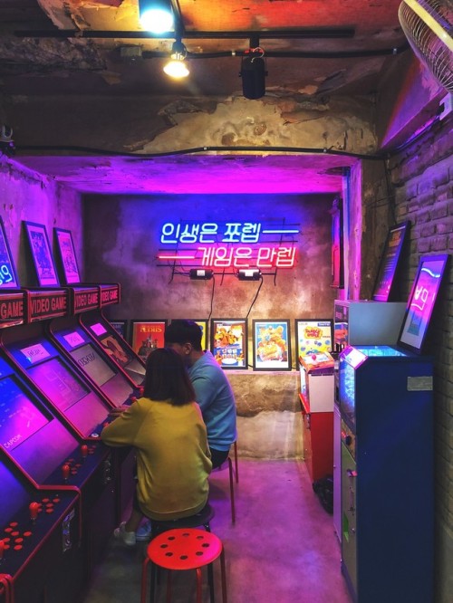 rjkoehler:ComCom Arcade, Sinheung Market, HBC.