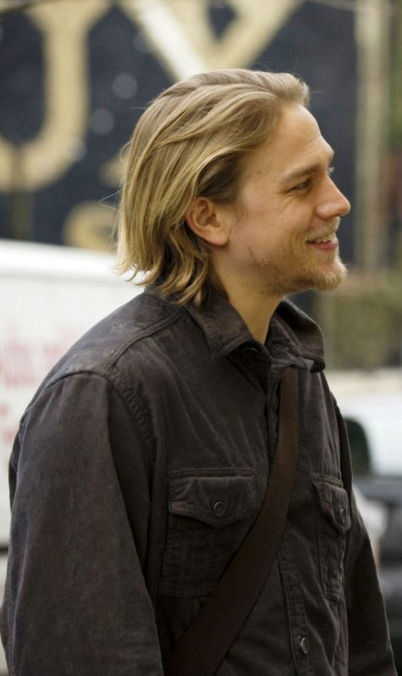 Geezer Wench — Charlie Hunnam, profile, black shirt