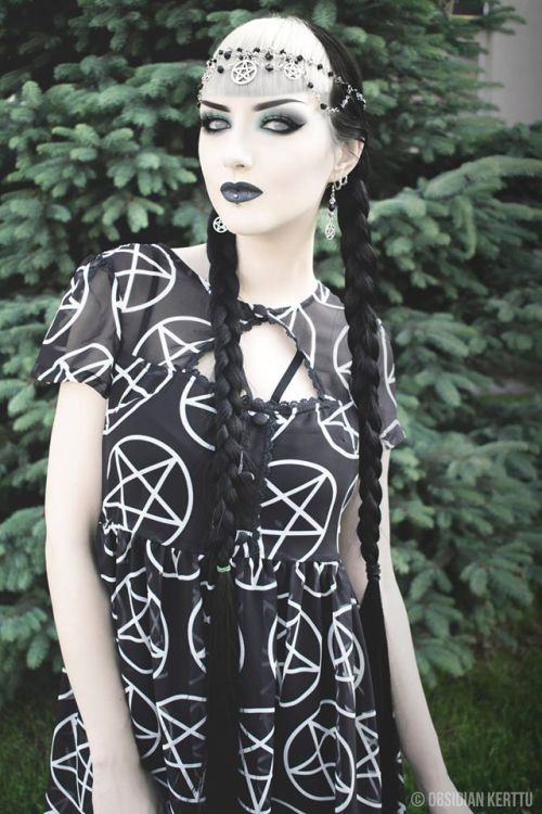 alt-amores:Obsidian KerttuDress: KillstarJewelry: Ayame...