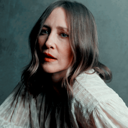 Vera Farmiga bates