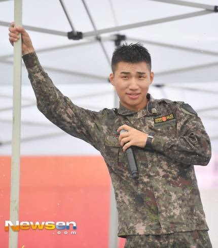 yellow-sprout:181005 Daesung and Youngbae - 16th Ground Force...