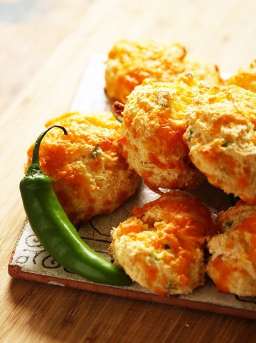 hoardingrecipes:Jalapeno Cheddar Drop Biscuits