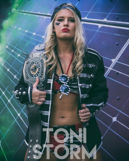 aagciii:Toni Storm