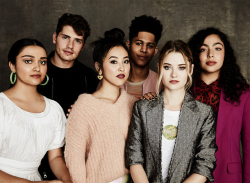 punksestra:Ariela Barer, Gregg Sulkin, Lyrica Okano, Rhenzy...