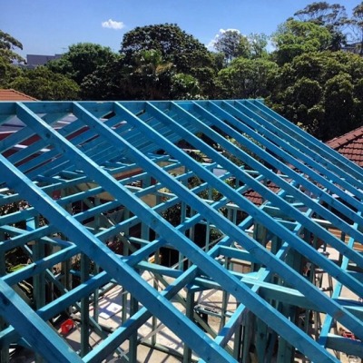 The suns out so got the big guns out πͺ
Finally caught a break in the weather so the boys are doing there best to play catch up on our Rosebay project