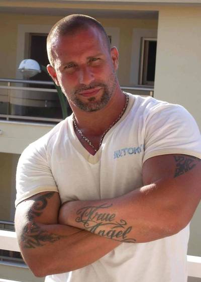 Some guys should just be worshiped. I’d give him ANYTHING he asked for! #Beefy #Masculine #Muscle