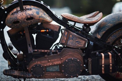 uggly:The world’s first tattooed motorcycle by Polish tattoo...