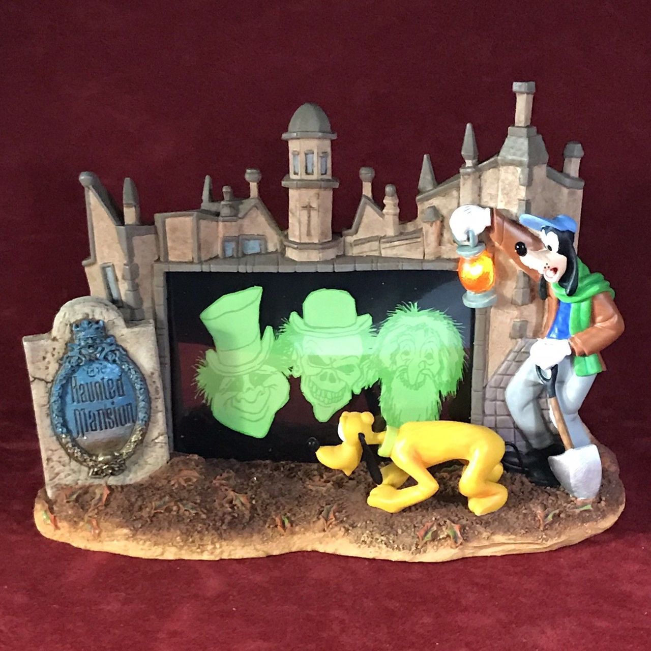 disney haunted mansion light up playset