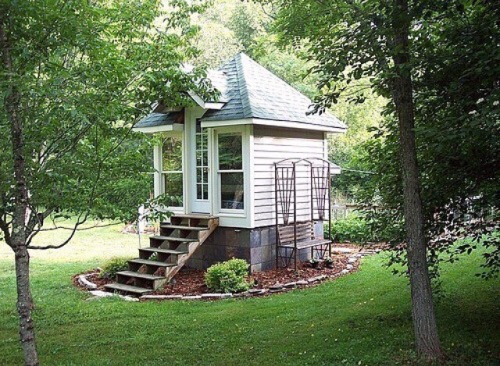 prefabnsmallhomes:64 Square Foot Solar Home in North Carolina...