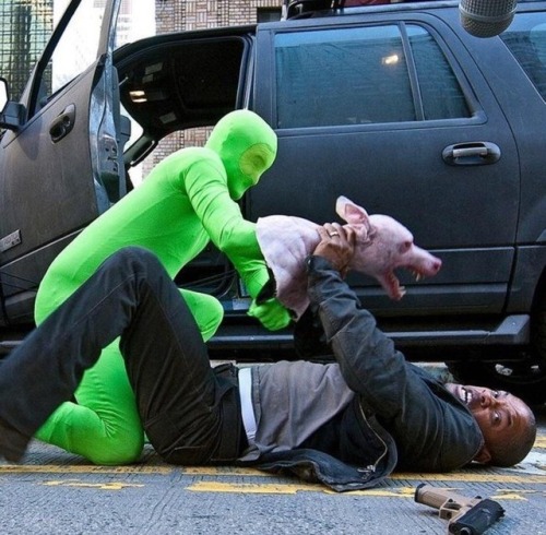 sixpenceee:Will Smith filming a scene.