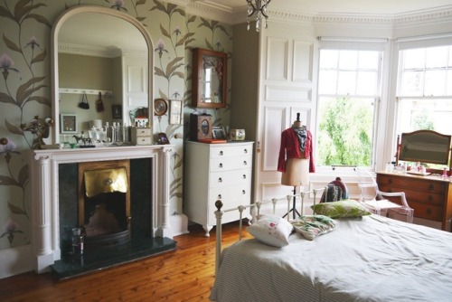 gravityhome:Home in Edinburgh | photos by Lizzie FordFollow...