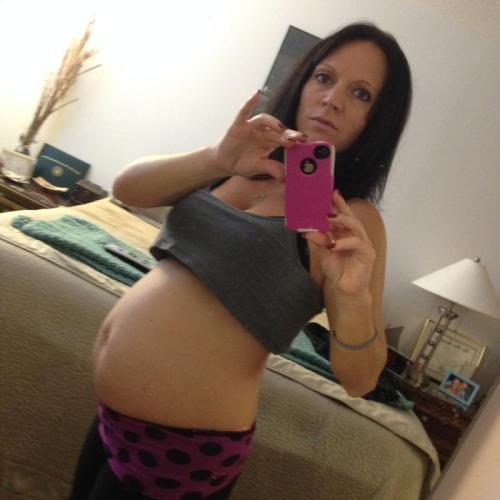 thefertilevalley:Always awesome to see a curvy baby-making...