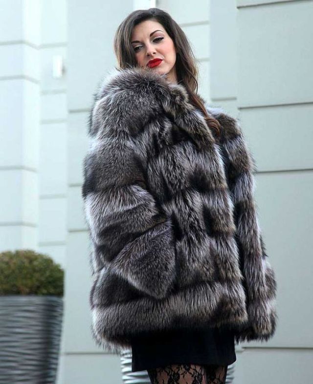 Fur Lover : Photo | Fur, Fur clothing, Fur hood coat