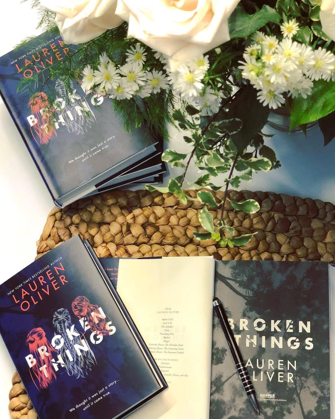 ONE WEEK until Broken Things hits shelves, ahhh!! 😱😳If you guys want a signed bookplate, just send me your mailing address and proof of purchase by 10/2 to laurenoliverbooks@gmail.com! ❤️👍#brokenthings...