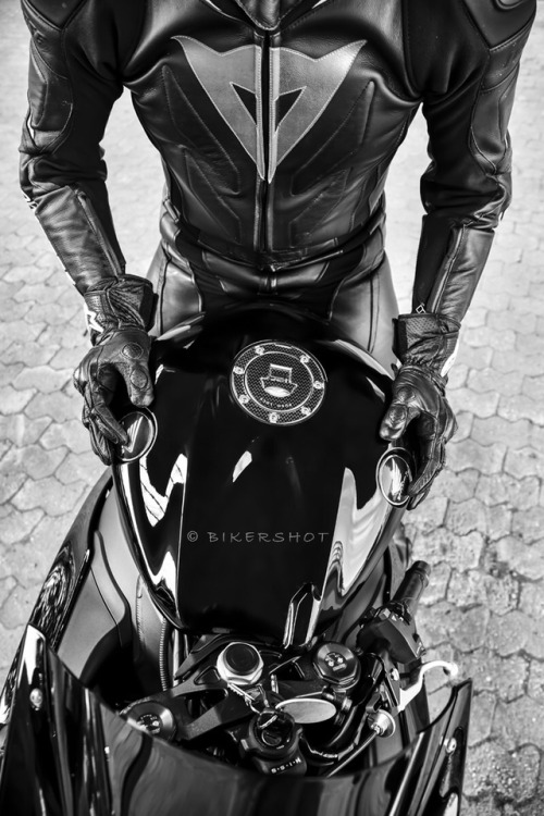 bikershot:http://cedriclefebvre.com/2015/12/bikershot-the-book/