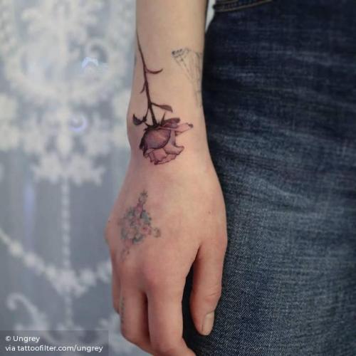 By Ungrey, done in Seoul. http://ttoo.co/p/191013 flower;small;tiny;ungrey;rose;ifttt;little;nature;realistic;wrist;medium size