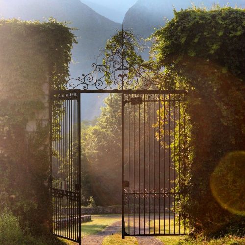 afaerytalelife:Gates of Château de Gudanes at Golden Hour.