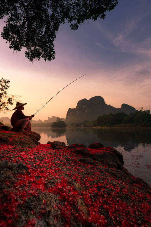 travelgurus:Fisherman at Nhongthale Krabi province in Thailand...