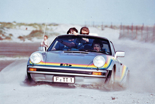 design-is-fine:bb Porsche Turbo Targa Rainbow, 1977. Tuning...